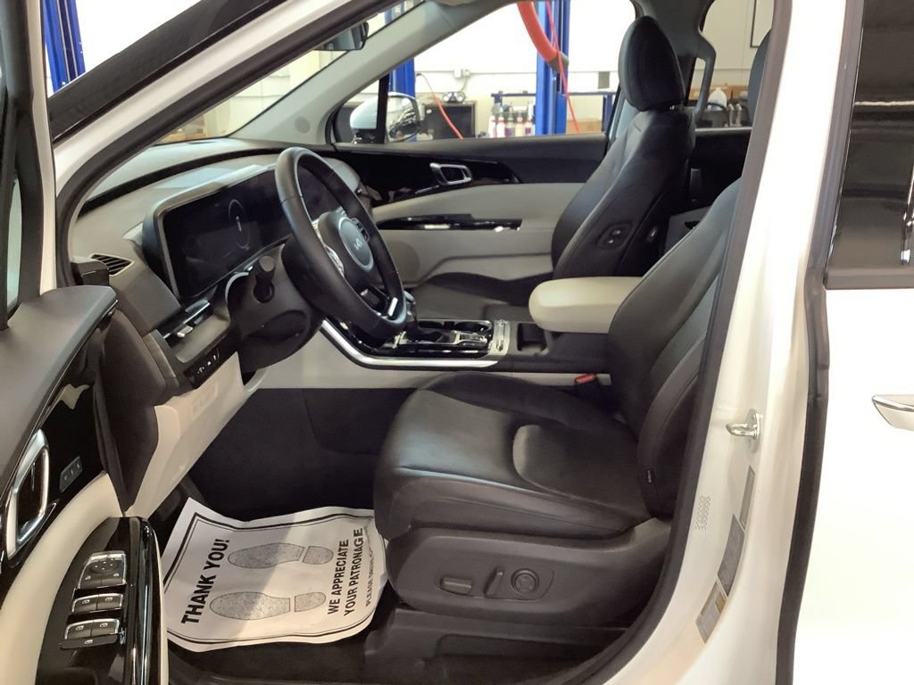 Certified 2024 Kia Carnival SX FWD image 22