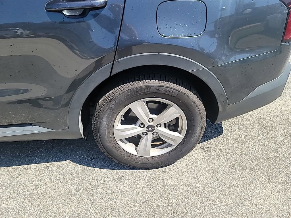 Used 2022 Kia Sorento LX image 7