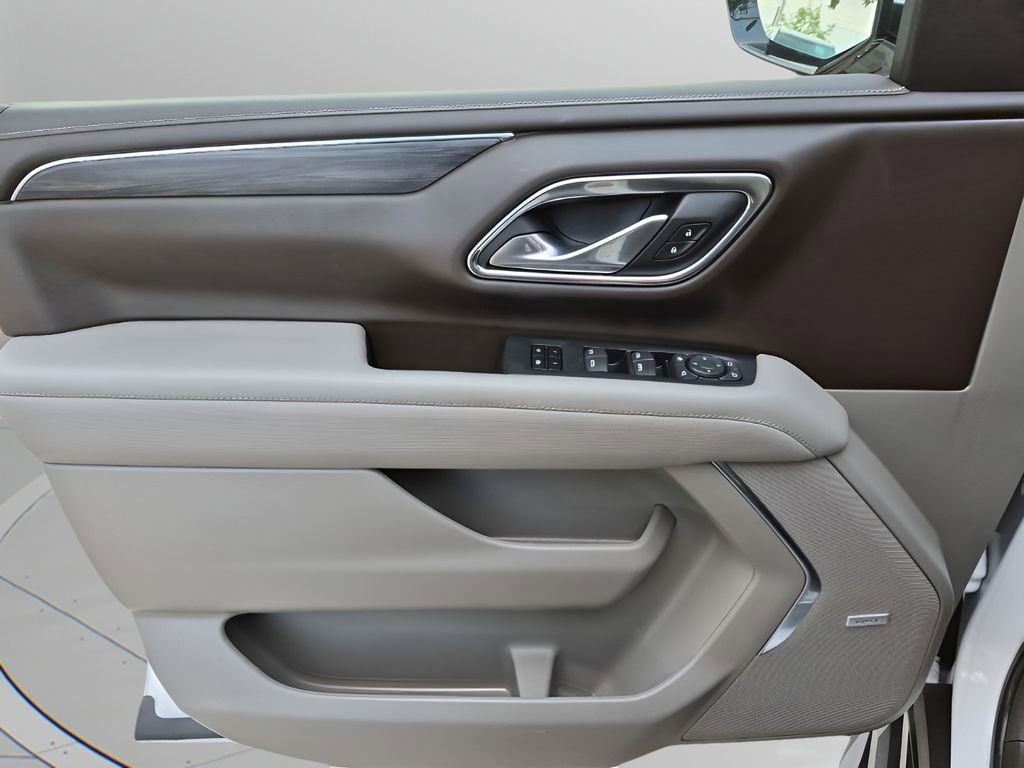 Used 2023 GMC Yukon XL SLT w/ SLT Premium Package image 26