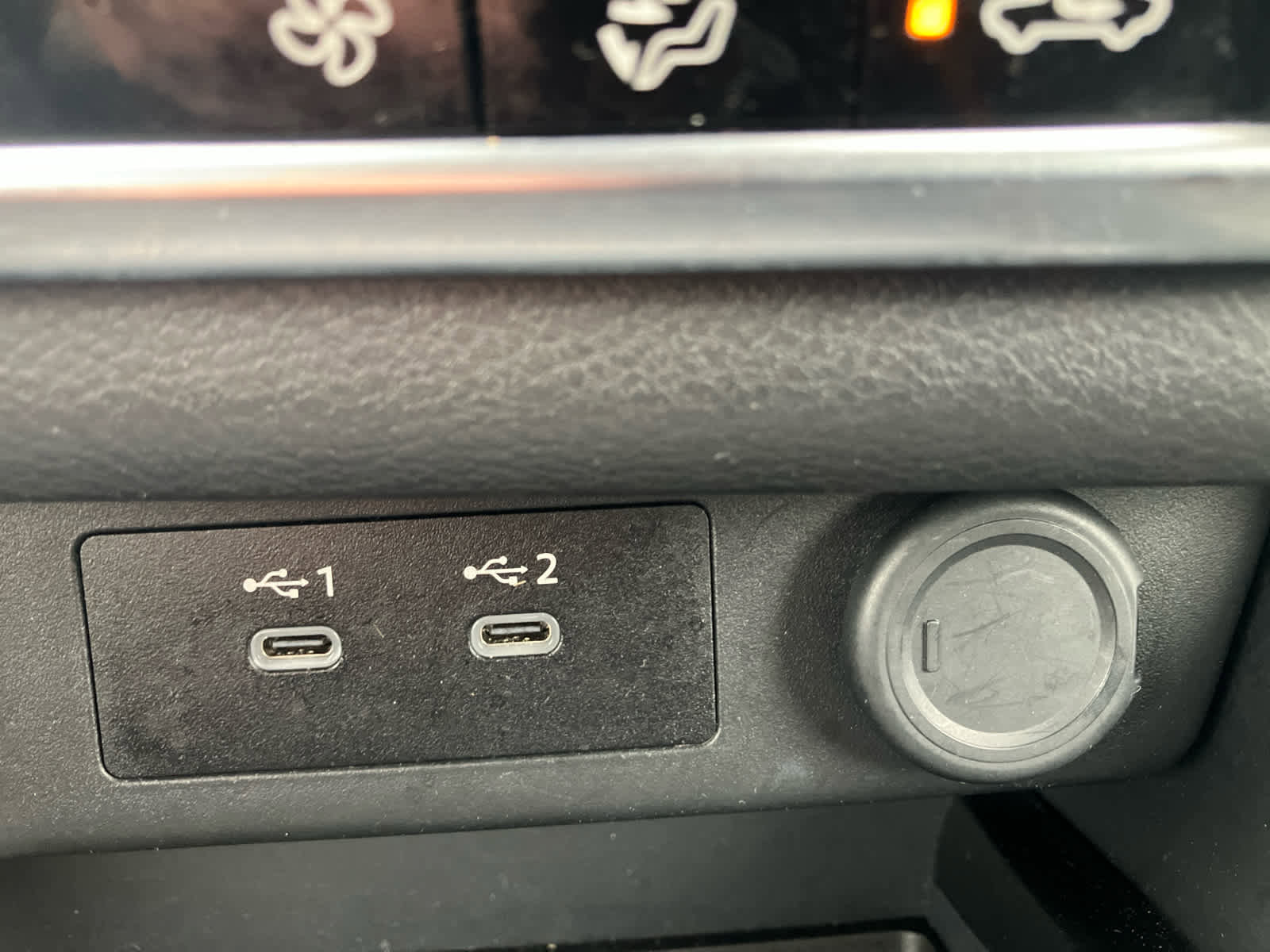 Used 2025 Nissan Rogue SV FWD image 26