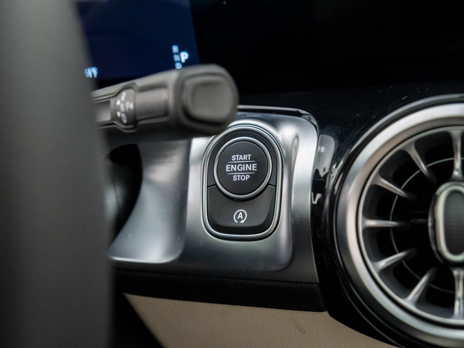 New 2026 Mercedes-Benz GLB 250 4MATIC image 21