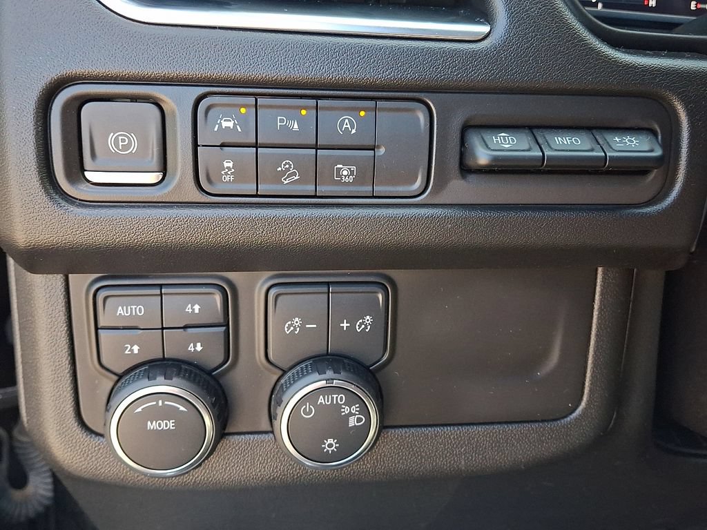 Certified 2024 Chevrolet Suburban High Country AWD/4WD image 24