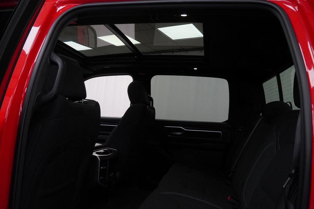 Used 2025 RAM 1500 Big Horn AWD/4WD image 3