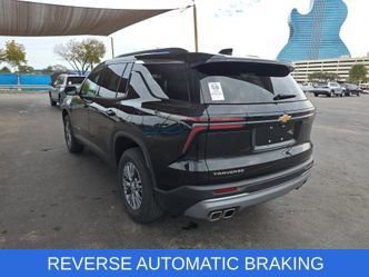 Used 2025 Chevrolet Traverse LT image 6