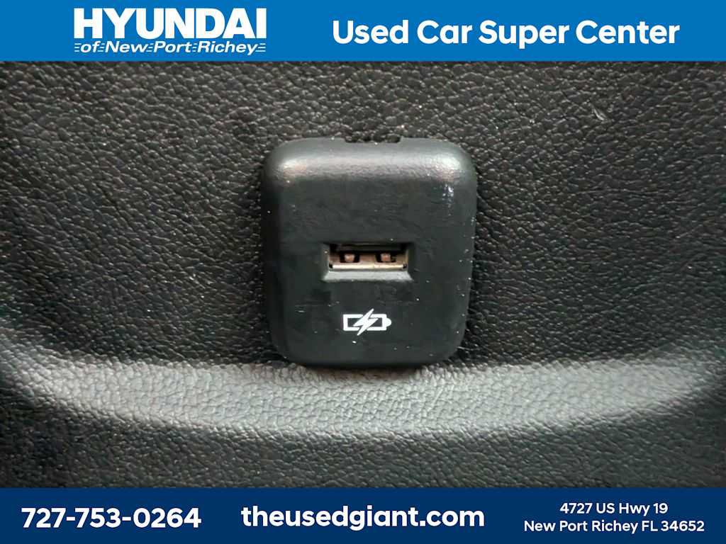 Used 2018 Chevrolet Cruze LT w/ RS Package FWD image 16