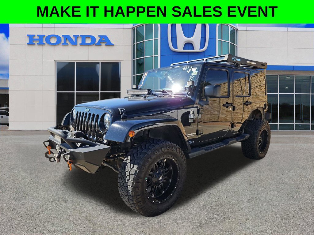 Used 2015 Jeep Wrangler Unlimited Sahara w/ Dual Top Group AWD/4WD image 2