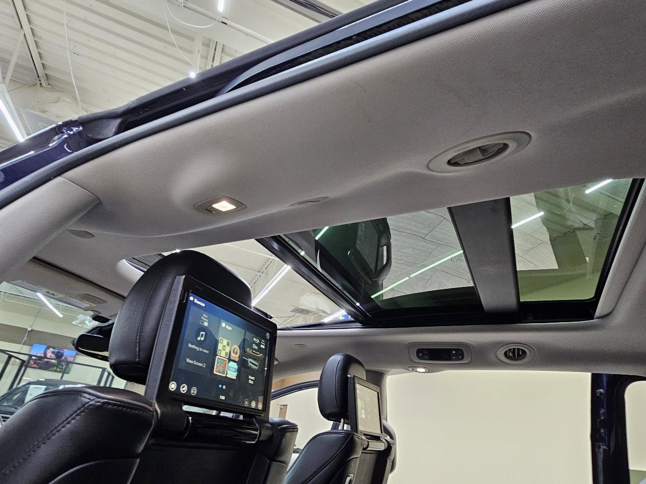 Used 2017 Chrysler Pacifica Limited FWD image 38