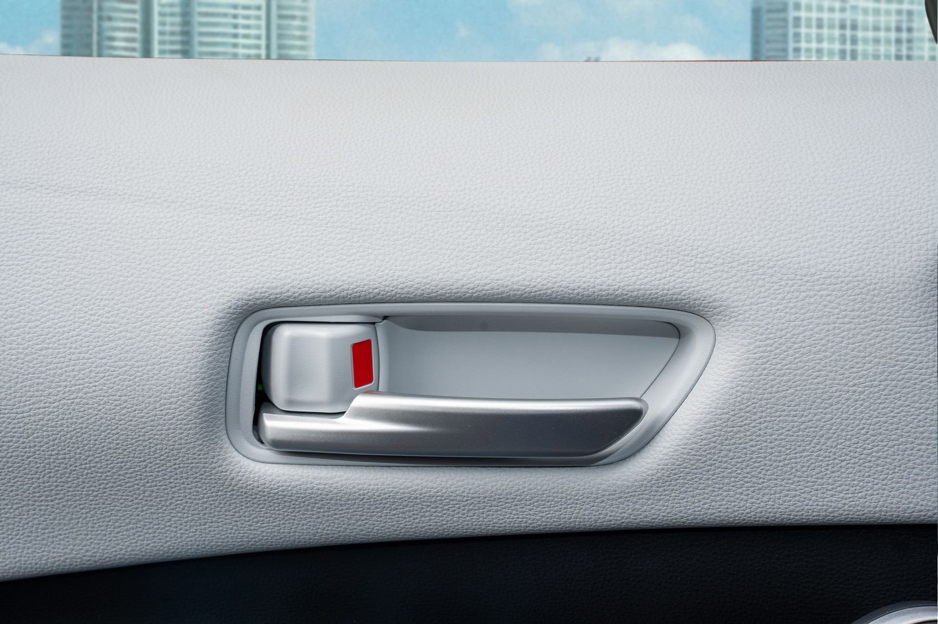 Used 2025 Toyota Corolla SE w/ SE Premium Package image 27