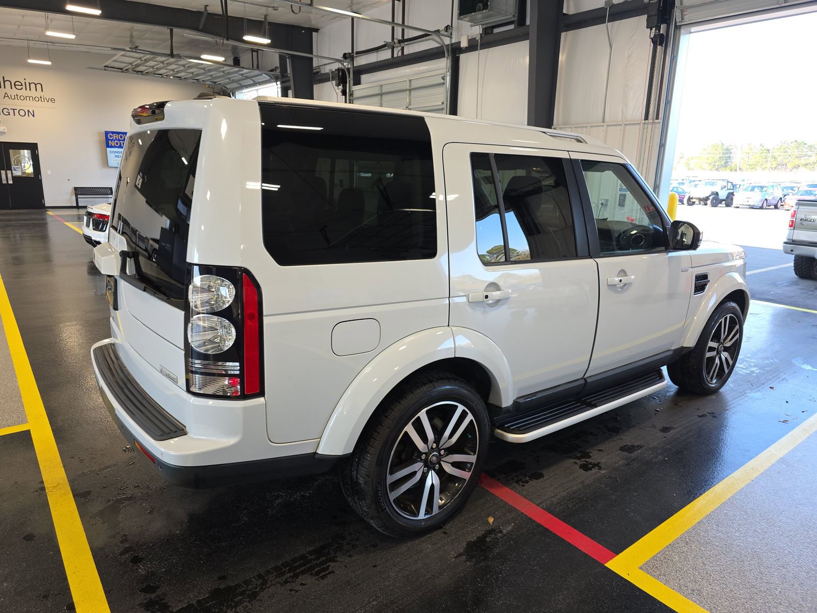Used 2016 Land Rover LR4 HSE LUX image 6