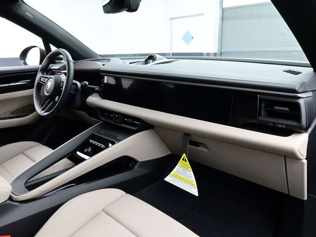 New 2025 Porsche Macan 4S Electric image 19