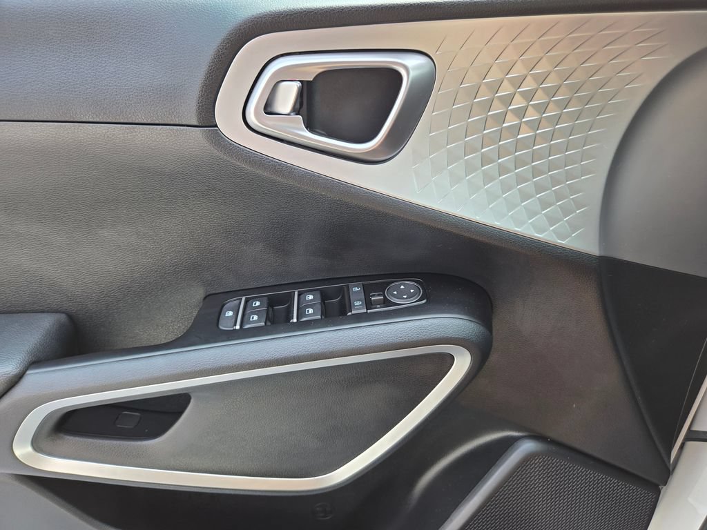 Certified 2022 Kia Soul X-Line FWD image 21