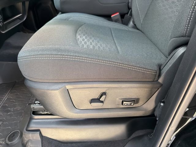 New 2025 RAM 2500 Big Horn AWD/4WD image 16