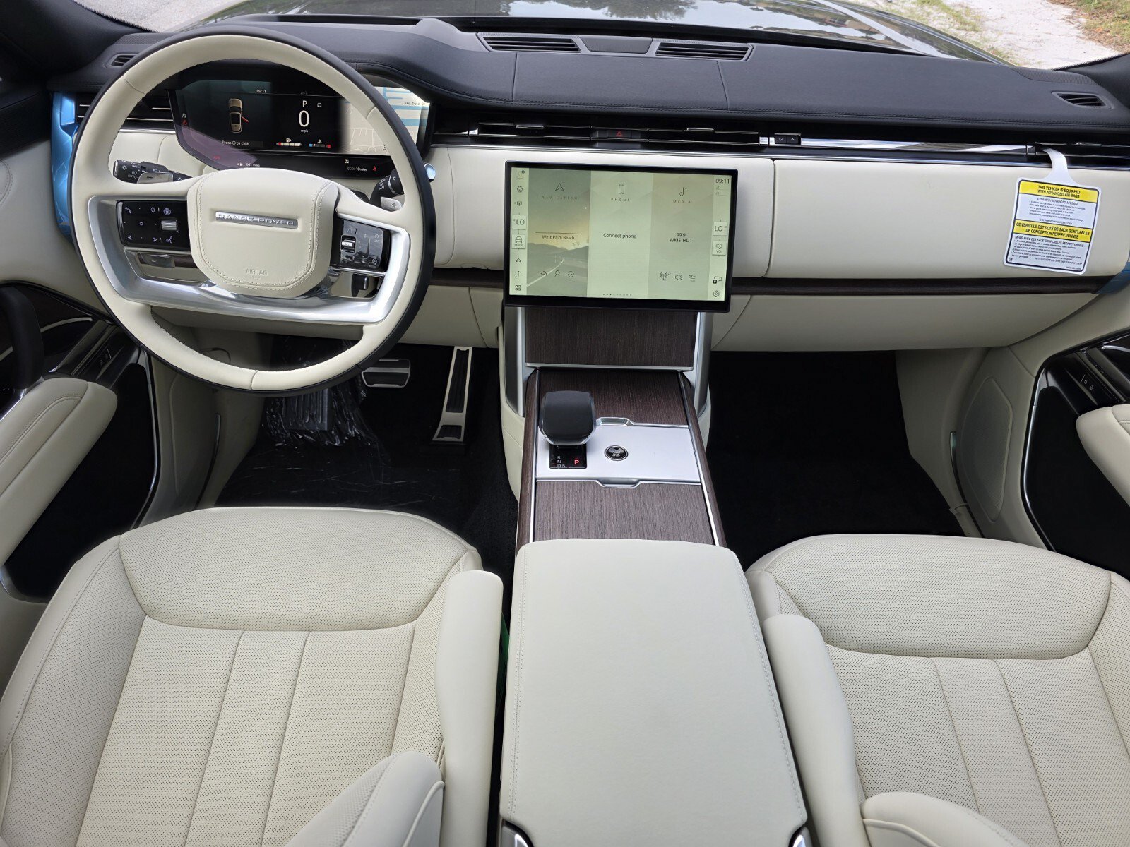 New 2026 Land Rover Range Rover Long Wheelbase SE AWD/4WD image 4
