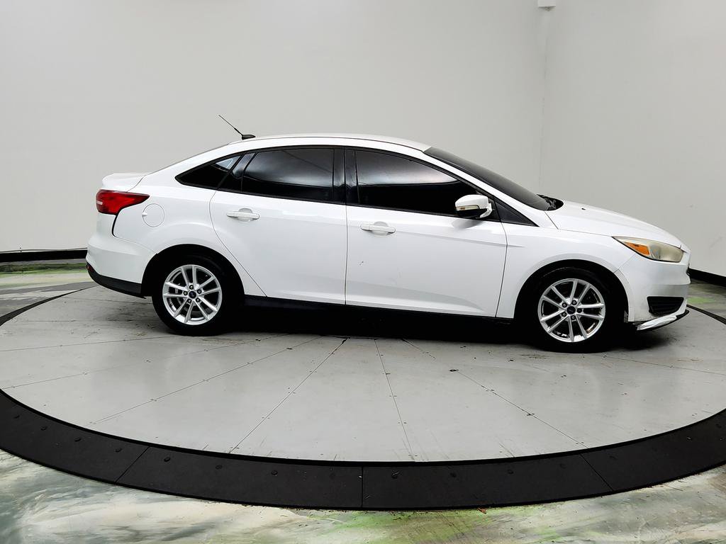 Used 2016 Ford Focus SE FWD image 4