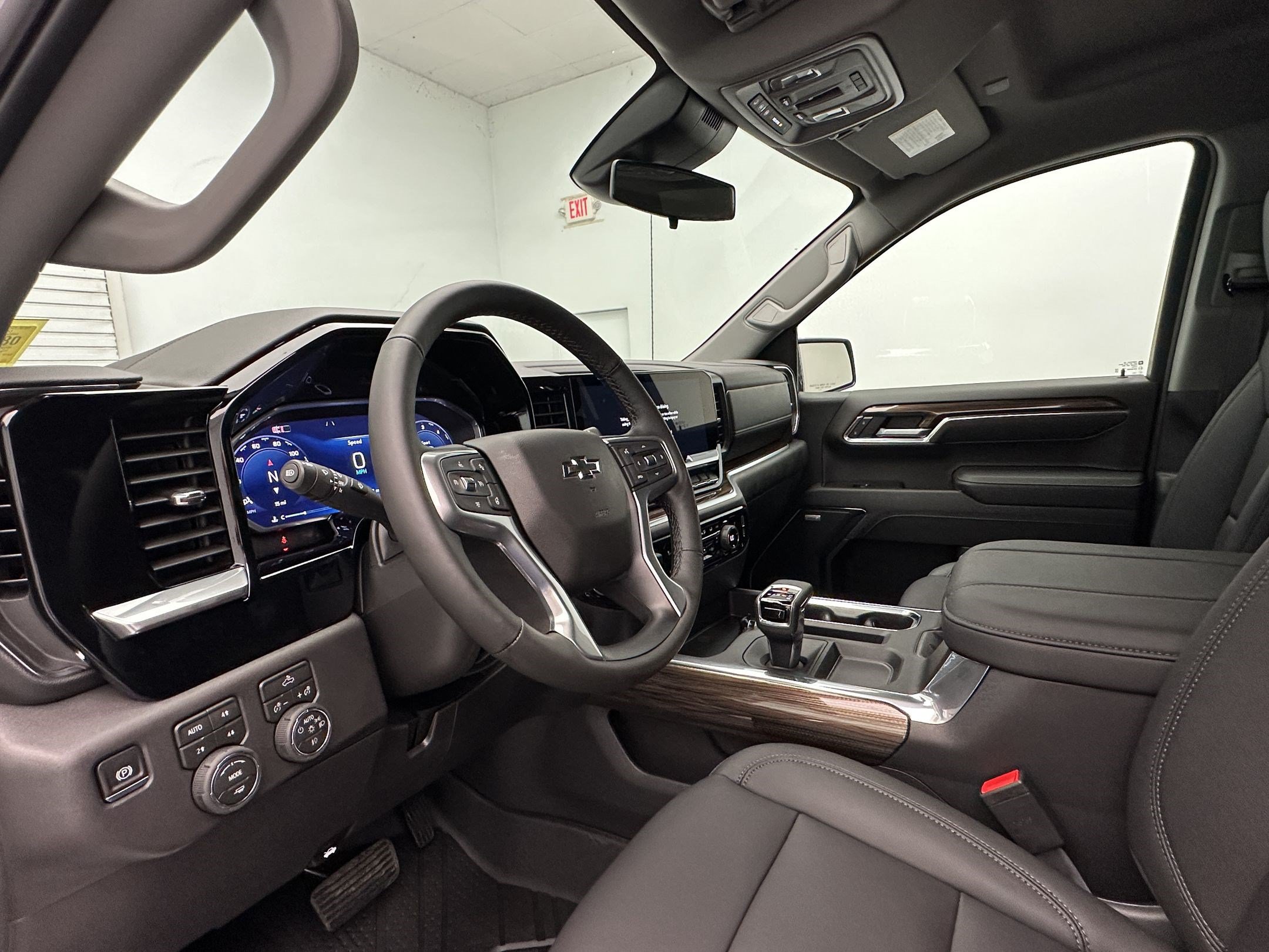 New 2026 Chevrolet Silverado 1500 RST w/ Convenience Package II AWD/4WD image 4