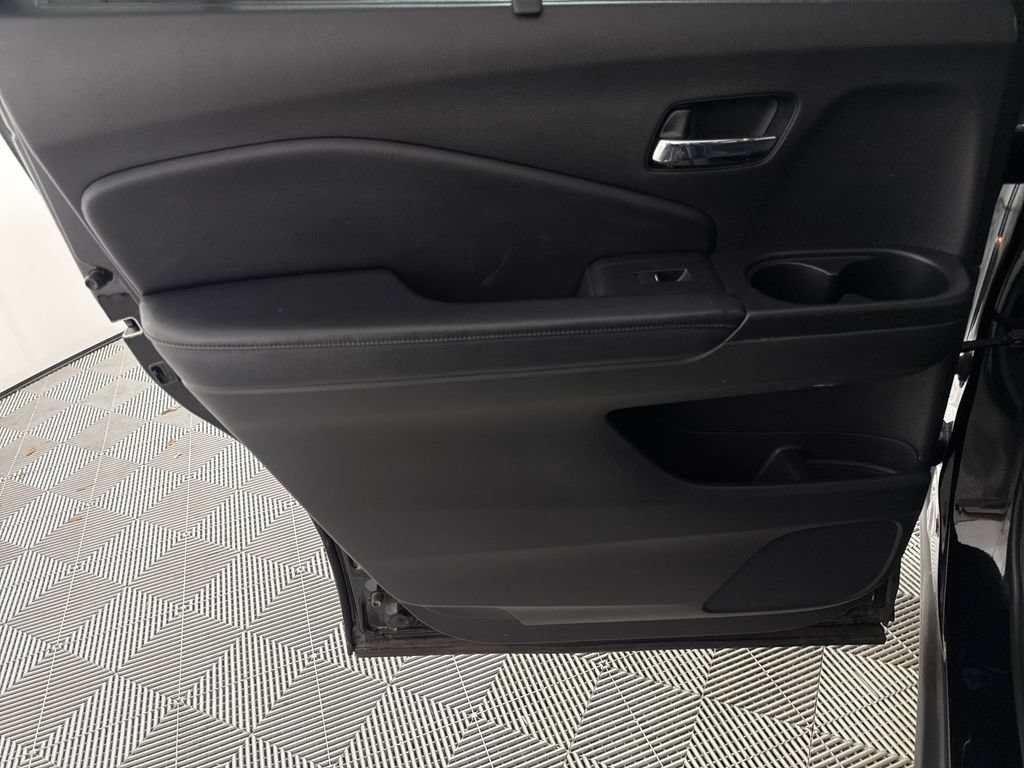 Used 2019 Honda Pilot Touring image 11