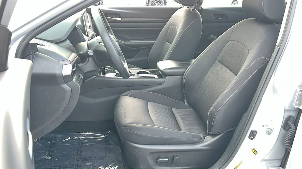 Used 2024 Nissan Altima 2.5 SV image 29