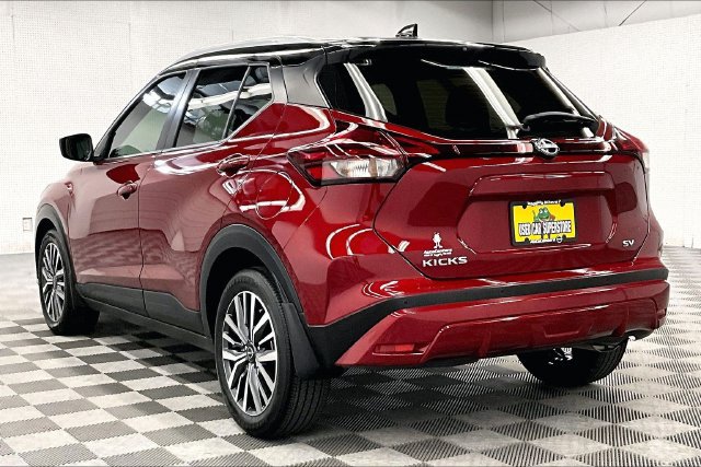 Used 2024 Nissan Kicks SV FWD image 2