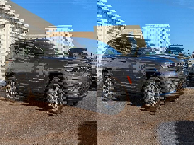 New 2025 Jeep Grand Cherokee Laredo X image 2