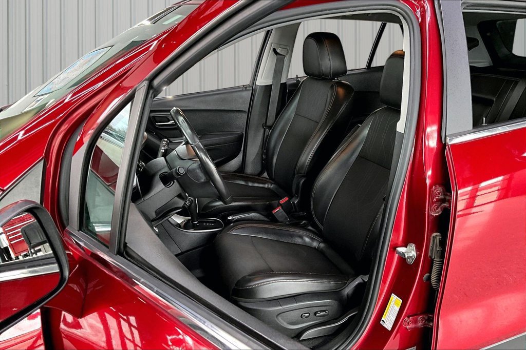 Used 2020 Chevrolet Trax LT w/ Driver Confidence Package AWD/4WD image 20