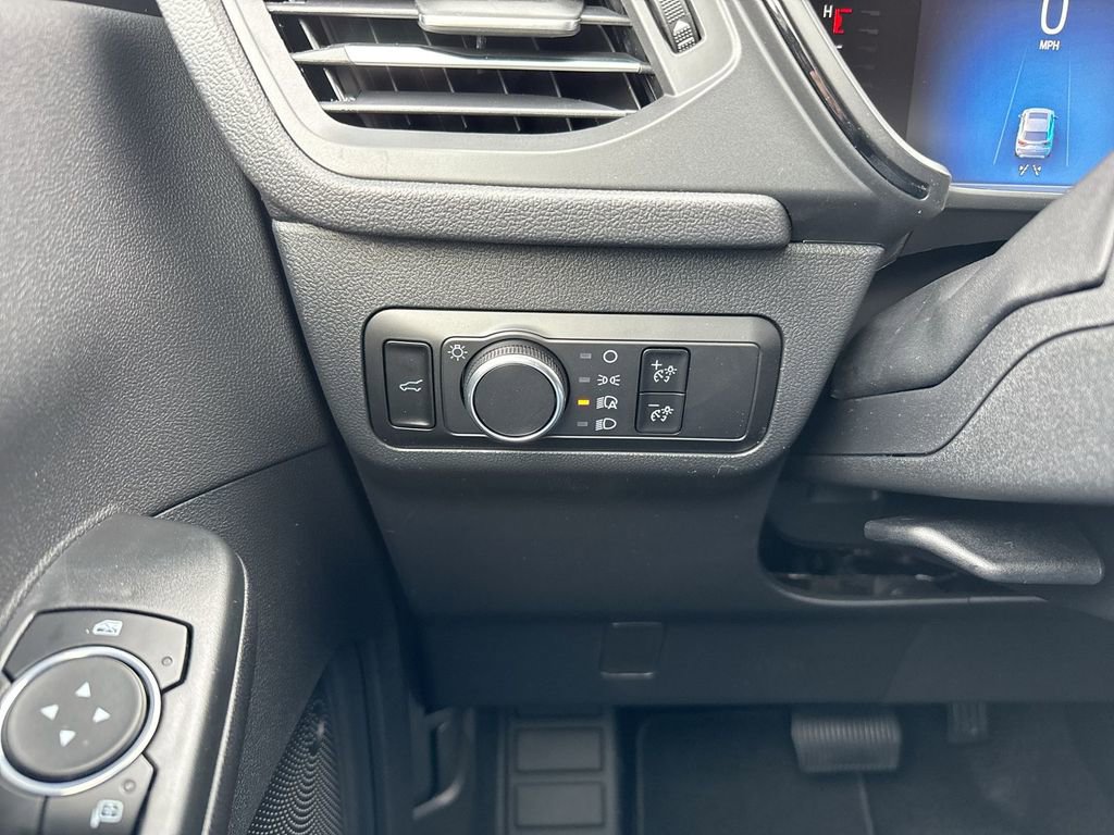 New 2025 Ford Escape ST-Line w/ Cold Weather Package AWD/4WD image 17
