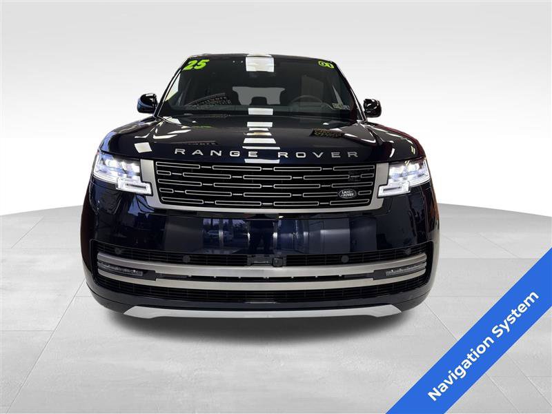 Used 2025 Land Rover Range Rover SE image 2