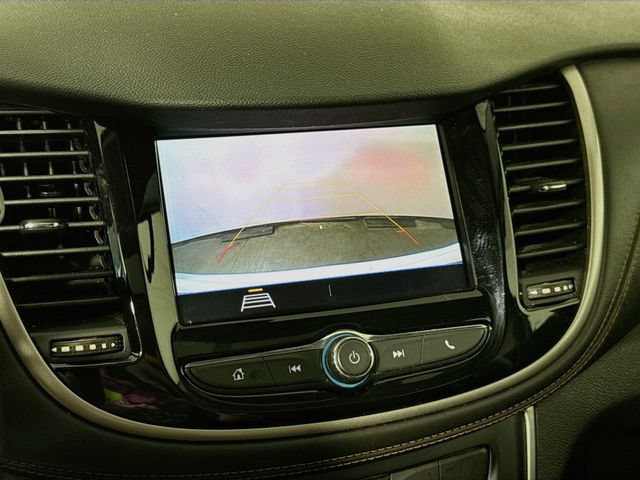 Used 2020 Chevrolet Trax LT w/ Sun & Sound Package FWD image 14