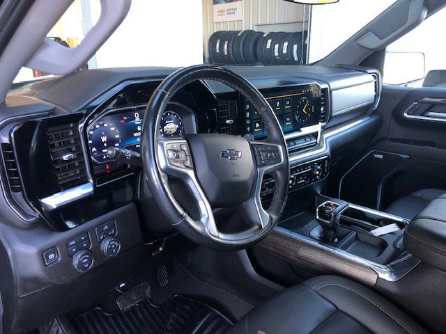 Used 2024 Chevrolet Silverado 1500 RST AWD/4WD image 16
