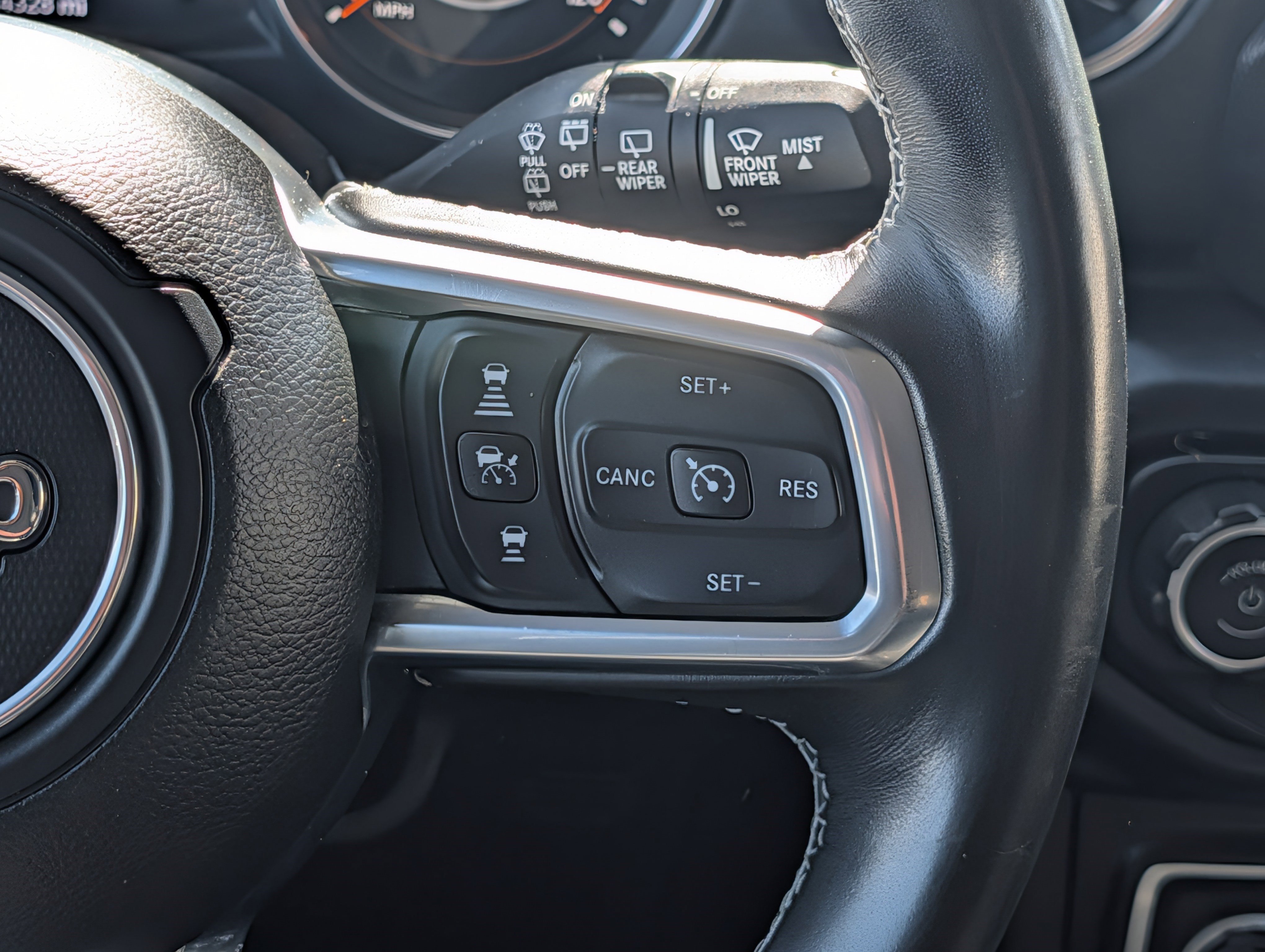 Used 2020 Jeep Wrangler Unlimited Sahara image 21