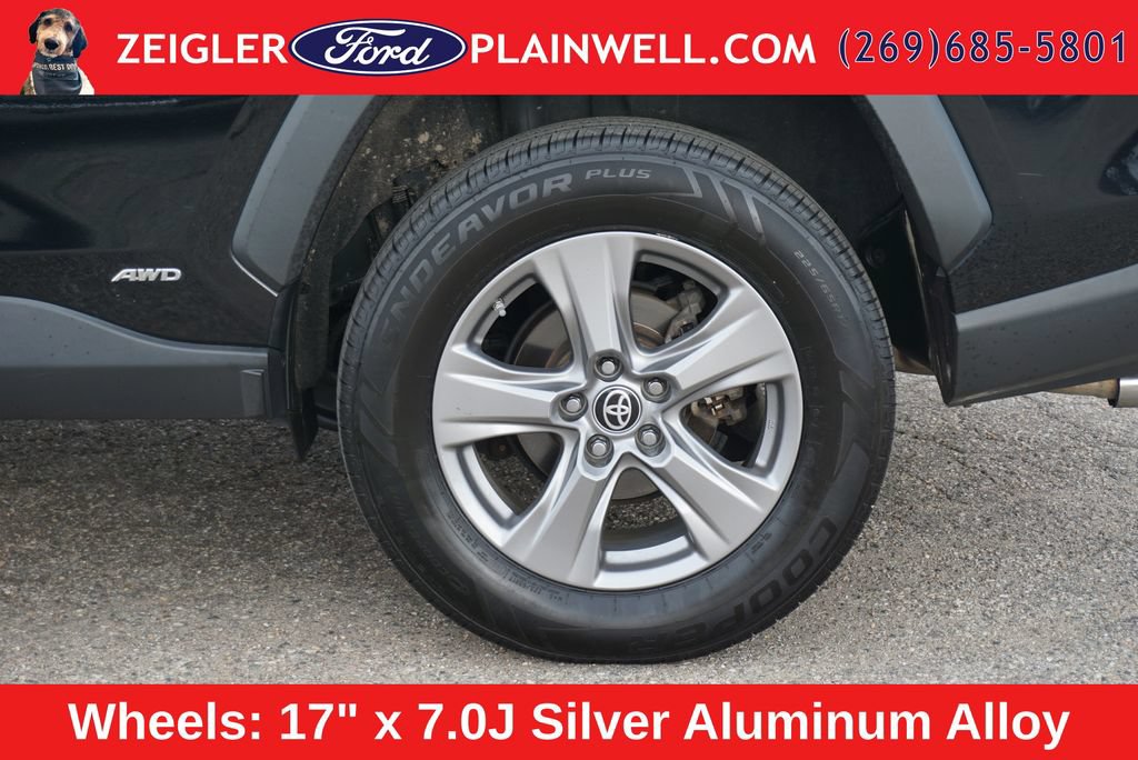 Used 2023 Toyota RAV4 LE AWD/4WD image 9