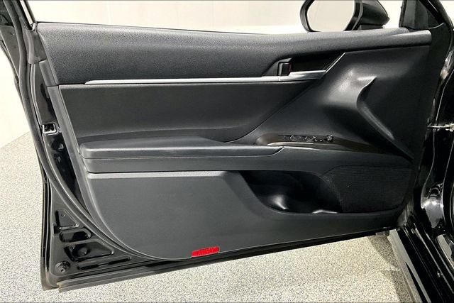 Used 2022 Toyota Camry SE FWD image 24