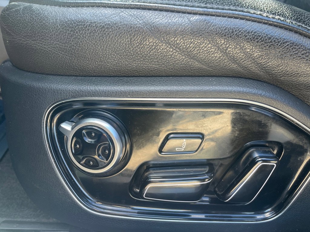 Used 2014 Audi A8 L TDI w/ Premium Package image 18