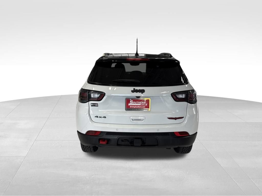 Used 2024 Jeep Compass Trailhawk w/ Trailhawk Elite Group AWD/4WD image 7