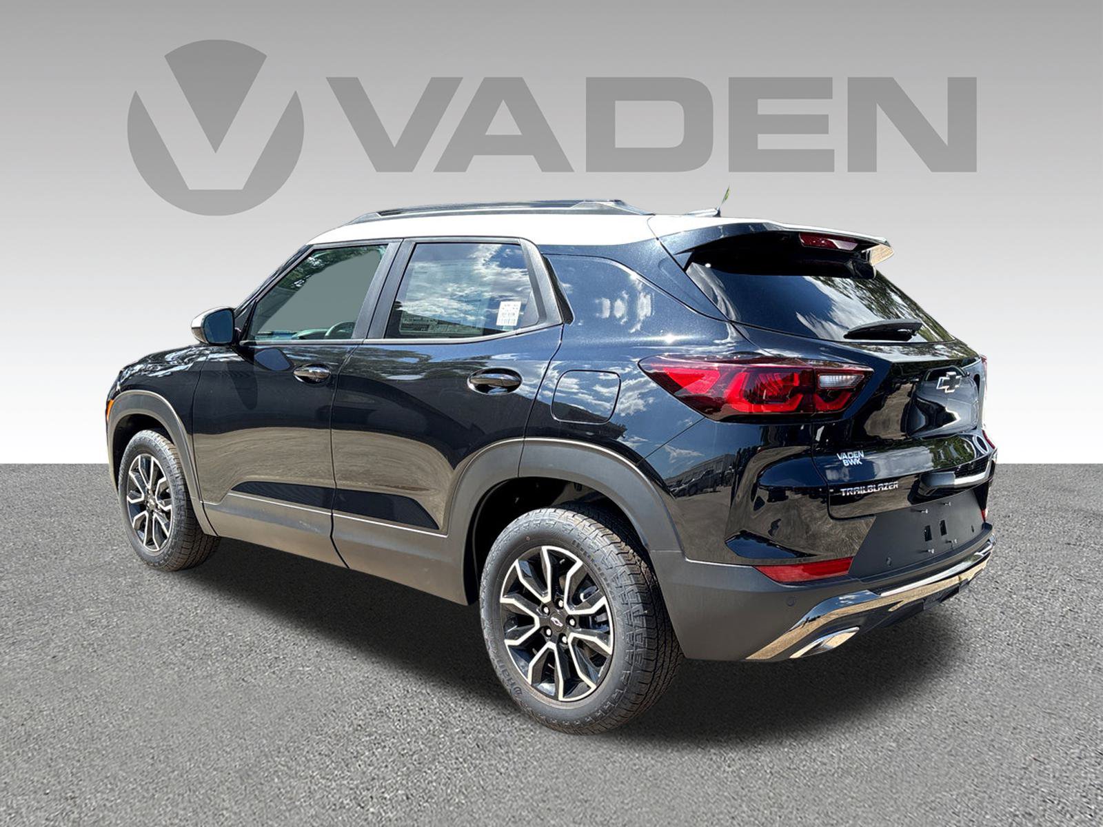 New 2025 Chevrolet TrailBlazer ACTIV w/ Convenience Package FWD image 32