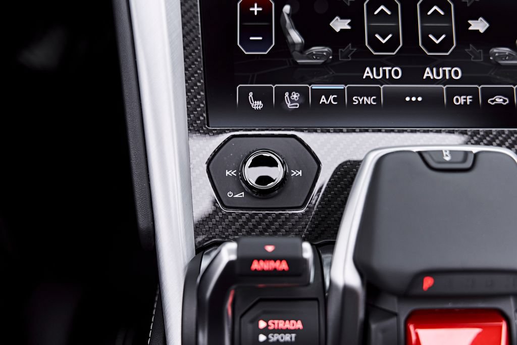 Used 2021 Lamborghini Urus AWD/4WD image 89