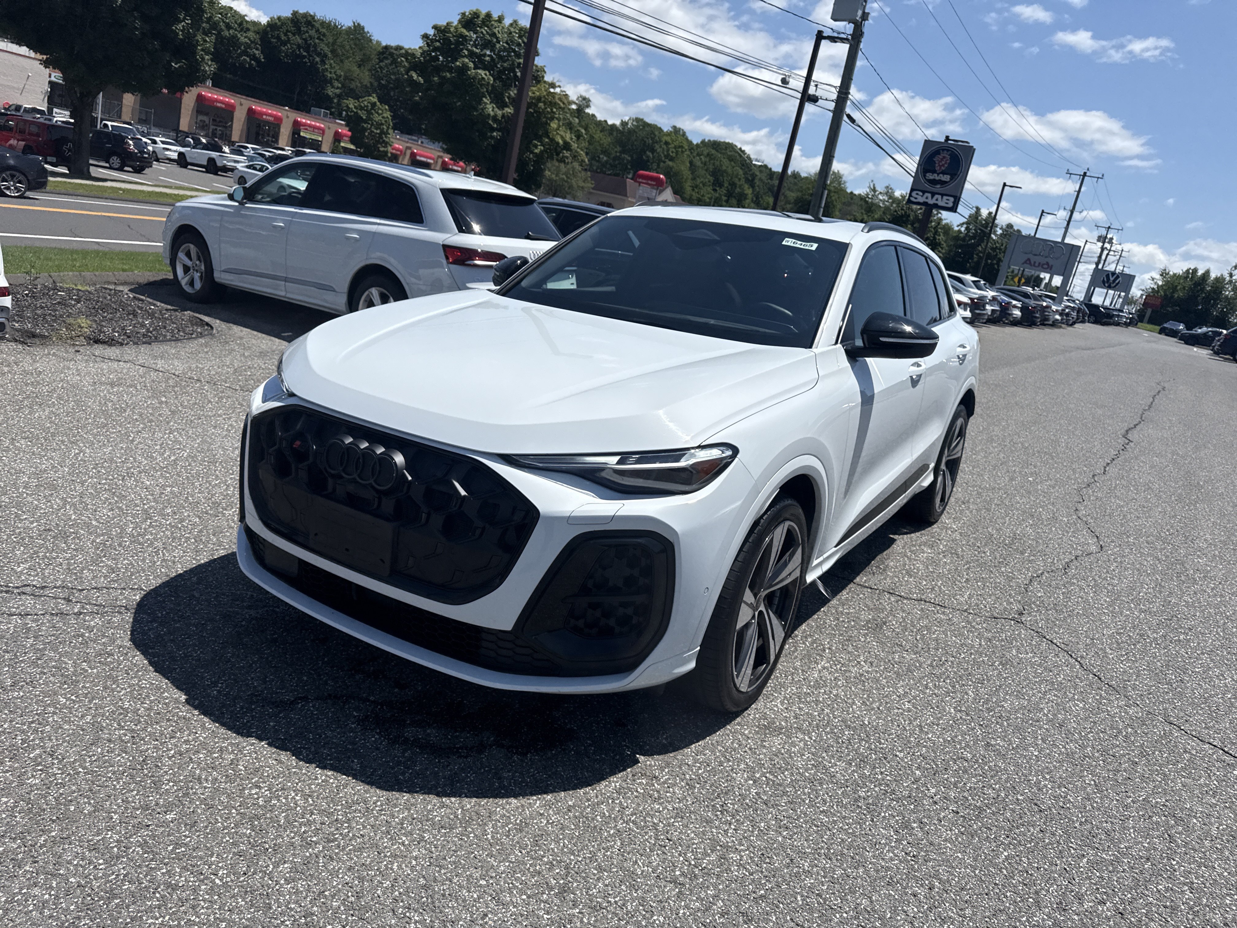 Certified 2025 Audi SQ5 Premium Plus w/ Premium Plus Package AWD/4WD image 3