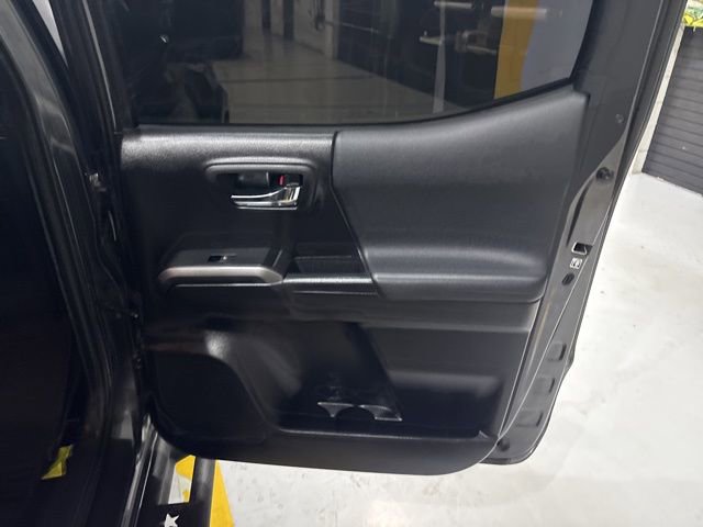 Used 2020 Toyota Tacoma TRD Off-Road w/ TRD Premium Off Road Package image 33