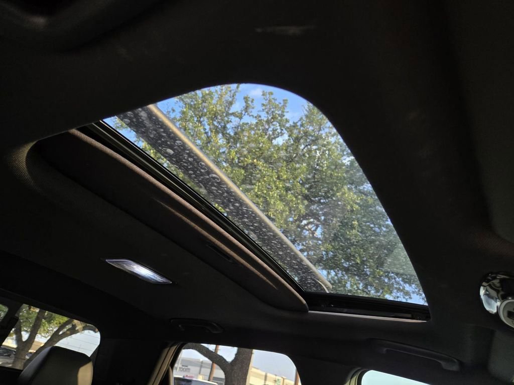 Used 2025 Hyundai Santa Cruz Limited image 12