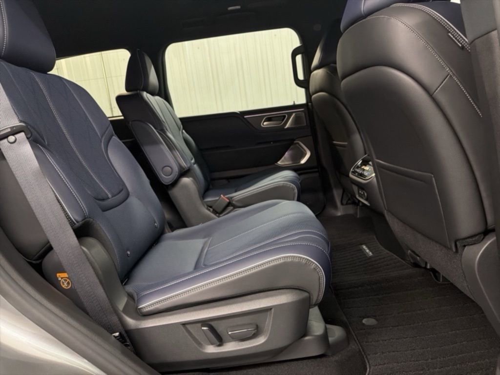 Certified 2026 INFINITI QX80 4WD w/ Sport Exterior Package image 23