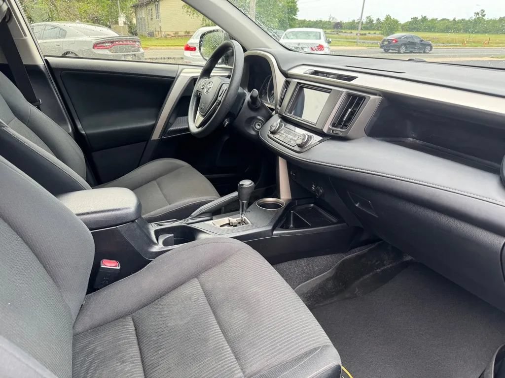 Used 2014 Toyota RAV4 XLE AWD/4WD image 8