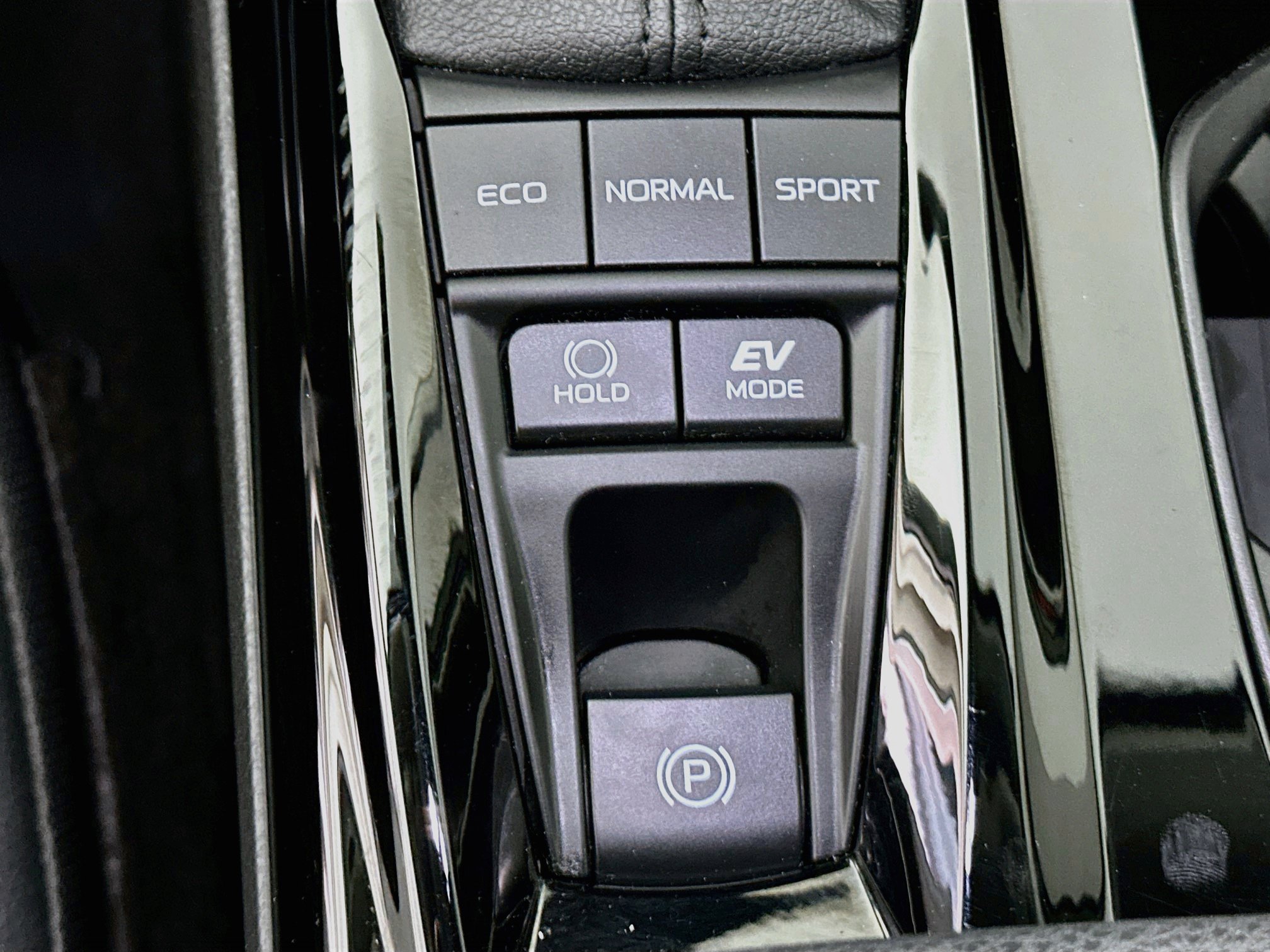 Used 2025 Toyota Camry XLE FWD image 26