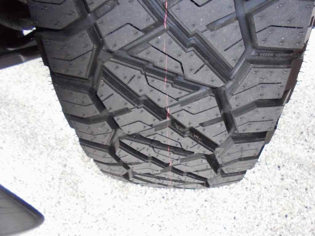 Used 2014 Nissan Frontier PRO-4X w/ Pro-4x Luxury Package image 5