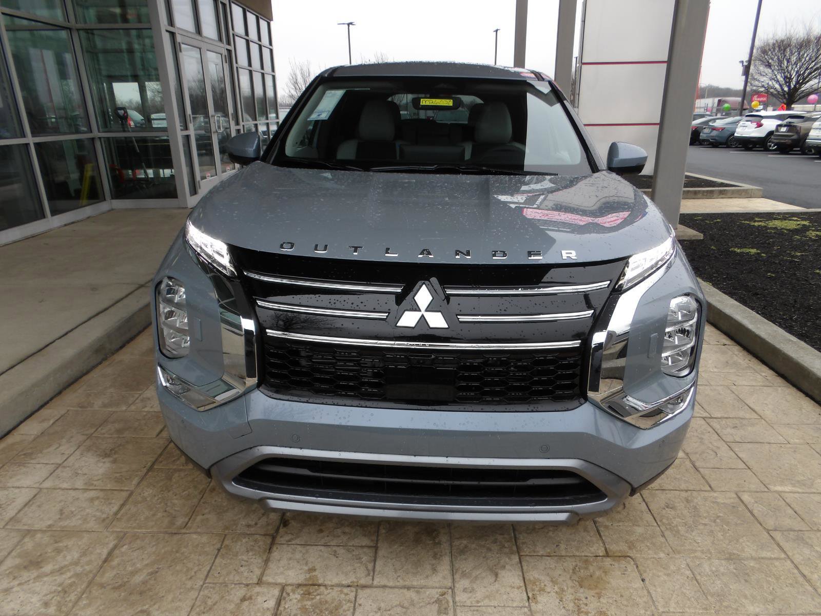 New 2026 Mitsubishi Outlander SE AWD/4WD image 2