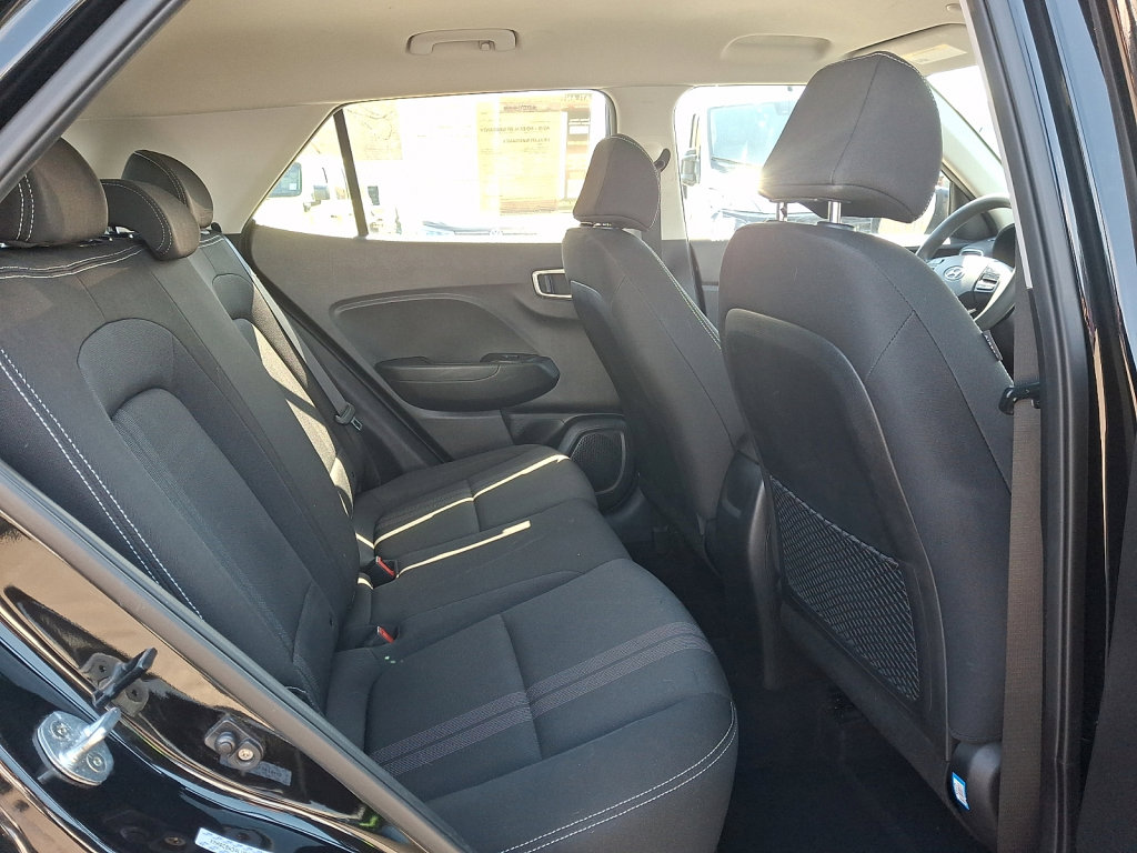 Used 2020 Hyundai Venue SEL image 15