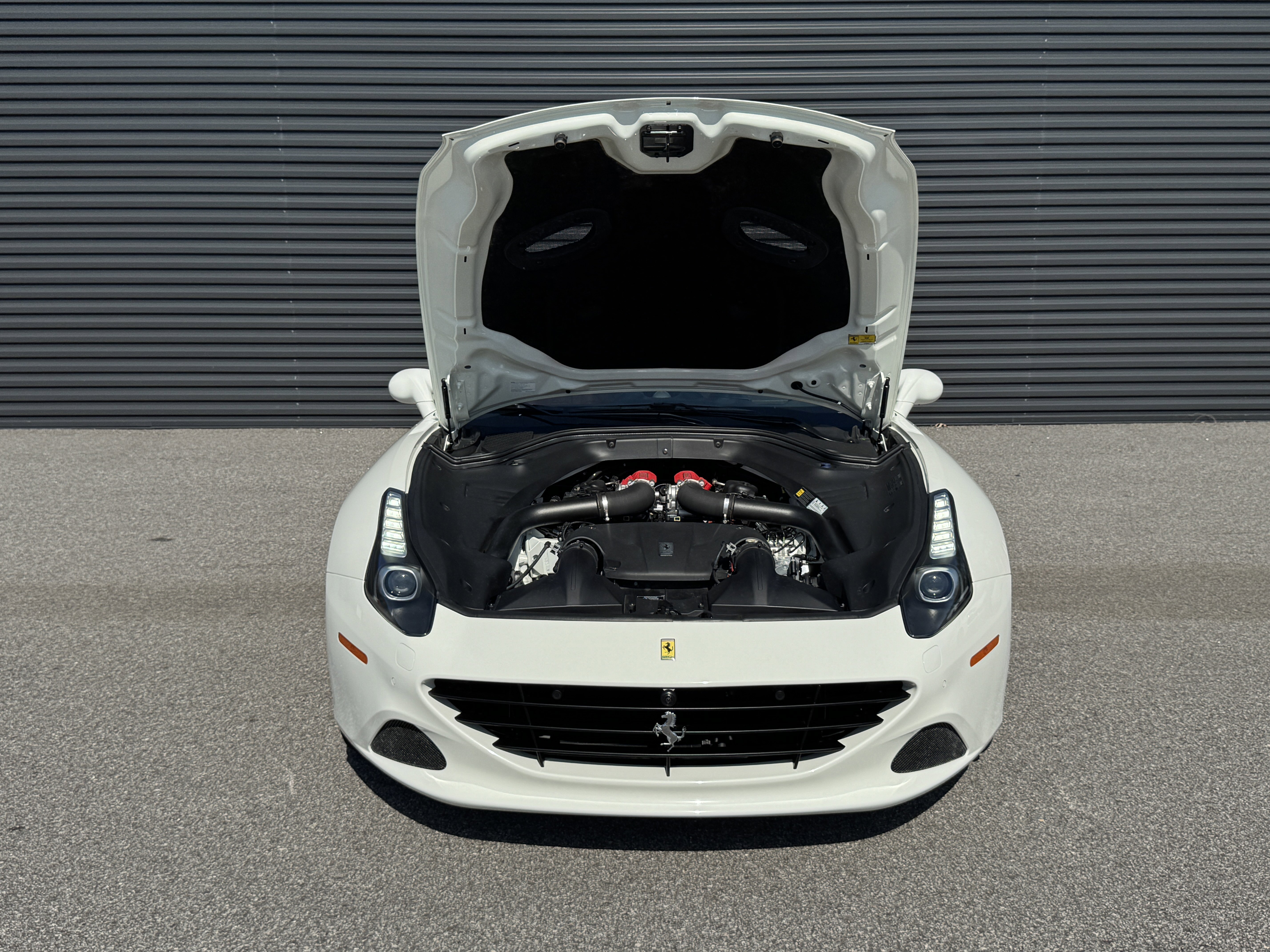 Used 2017 Ferrari California T image 21