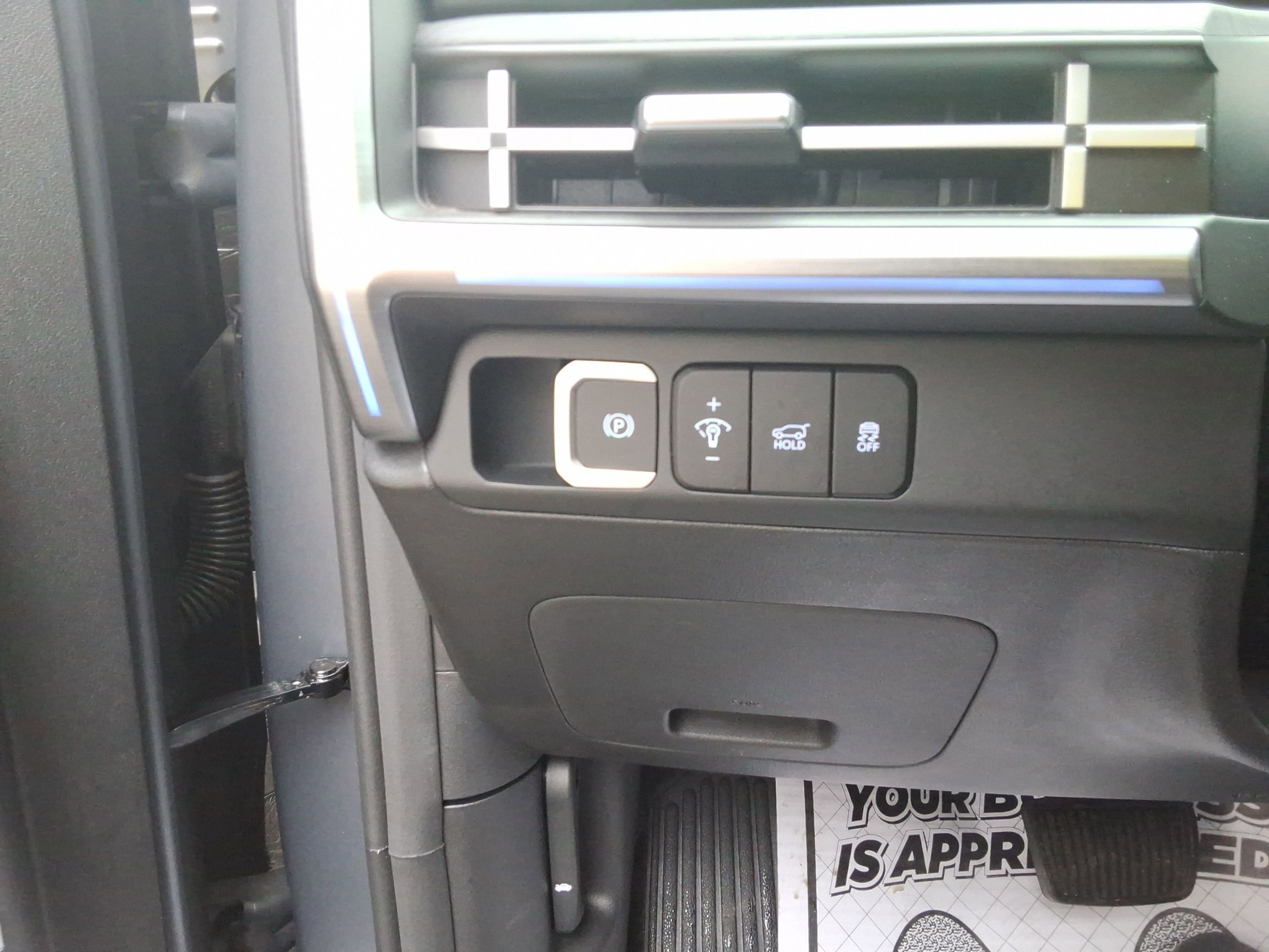 Used 2025 Hyundai Santa Fe Limited image 21