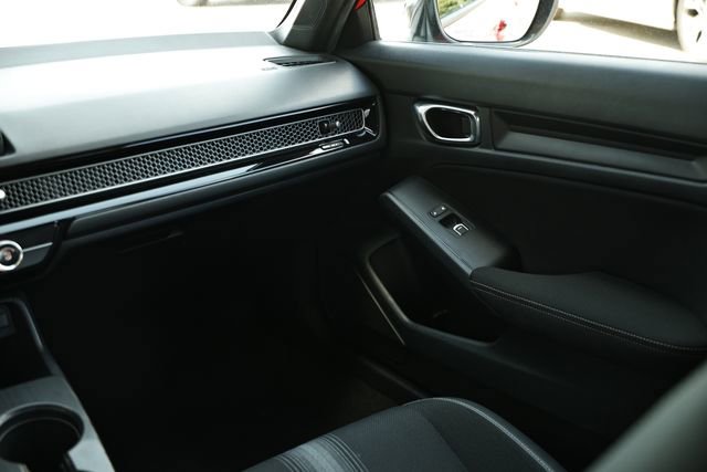 Used 2025 Honda Civic Sport image 28
