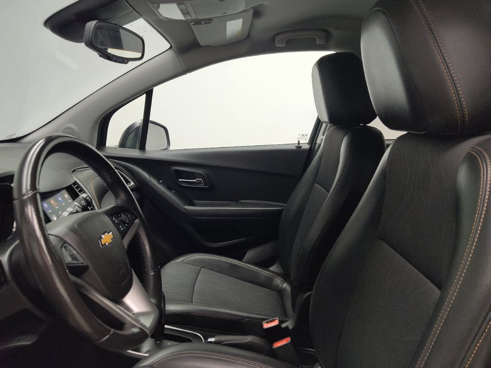 Used 2020 Chevrolet Trax LT w/ LT Convenience Package FWD image 17