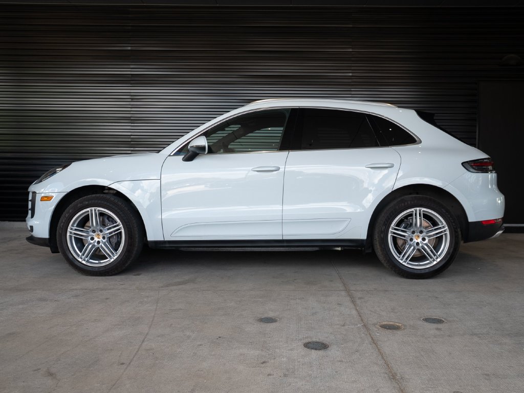 Certified 2021 Porsche Macan AWD/4WD image 2