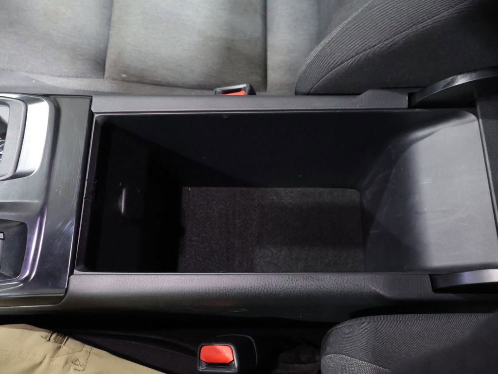 Used 2025 Toyota Camry LE image 30